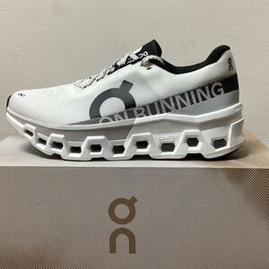 Men’s On CloudMonster 2